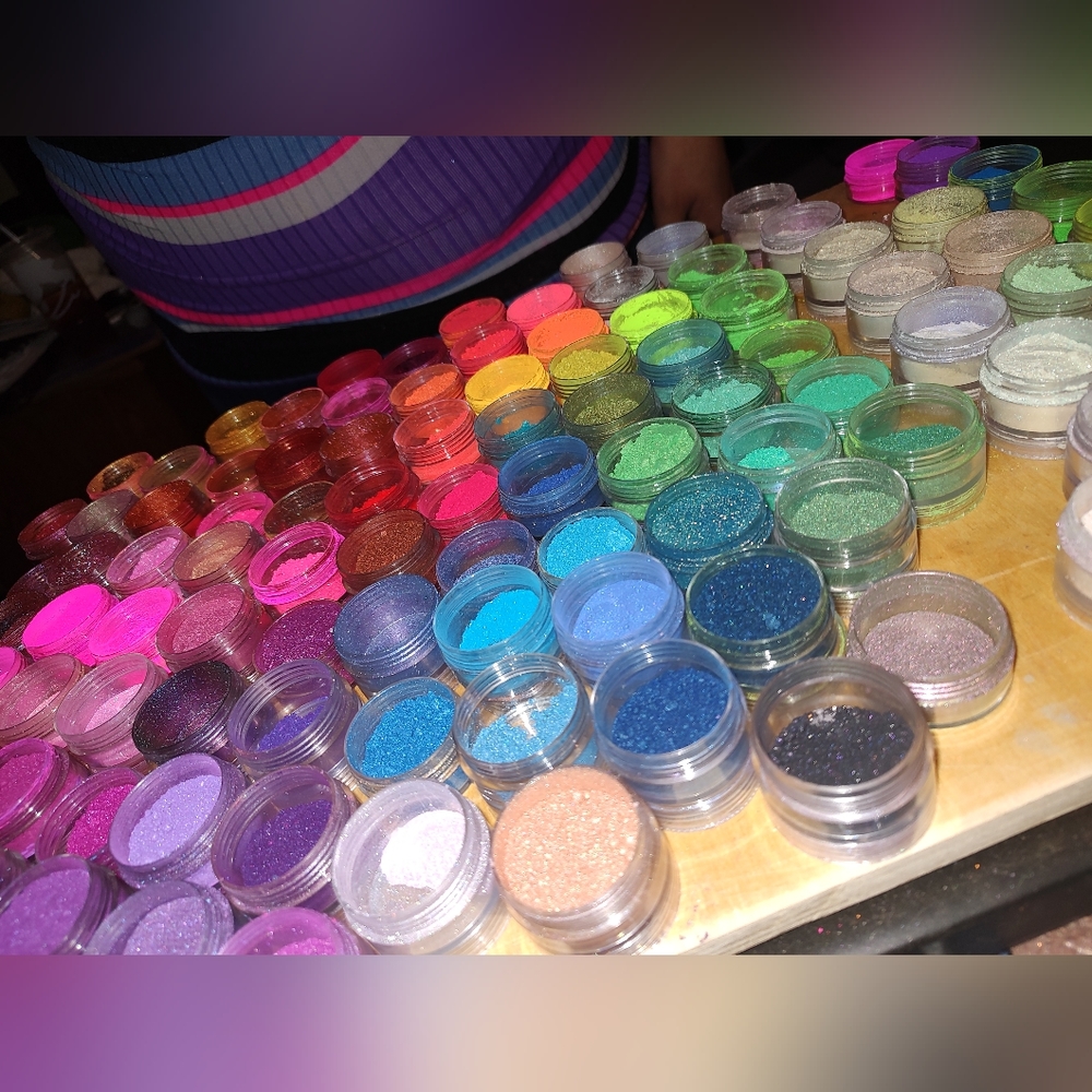 Custom Color Eyeshadows - Picture 7 of 9